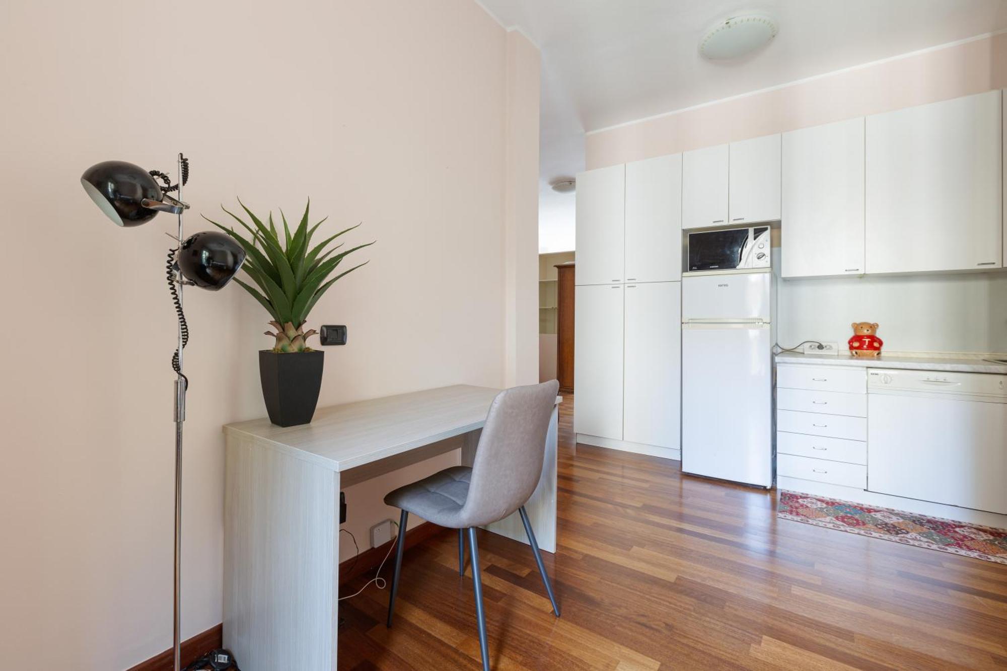 Porta Romana Cozy With Balcony Milan
